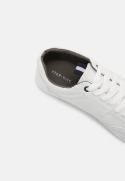 Pier One En Remise UNISEX – Baskets Basses Baskets & Sneakers Rond 13 Pier One En Remise UNISEX – Baskets Basses Baskets & Sneakers Rond -Pier One a30b7d621e6f4560bbca613148dce972