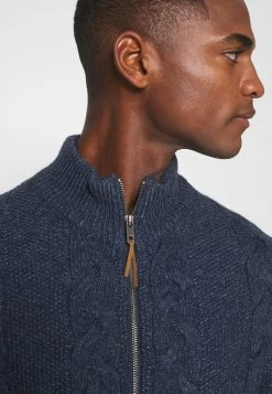 Prix Affortable Pier One Gilet Pulls Et Gilets Col Montant Homme -Pier One a38997ba40a1434f804f5e411b353d5d