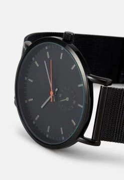 Promos Pier One Montre Montres Et Bijoux Couleur Unie Homme 9 Promos Pier One Montre Montres Et Bijoux Couleur Unie Homme -Pier One a3dc4bb4f5be421ea208b59acd065cf5