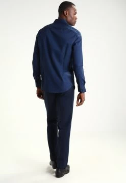 Pier One Chemise Classique Bonne Qualité Costumes Col Kent Homme -Pier One a8d79f2b2fb74bef81b546a2b265bf0d