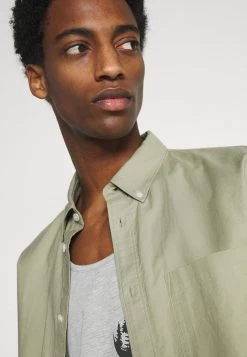 Pier One Débardeur Prix Dégriffé T-shirts Encolure Large Ronde Homme -Pier One b5ed8bee44a74591adb89a0b31941959