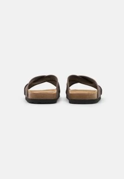 Produit De Première Qualité Pier One UNISEX – Chaussons Sandales Ouvert 9 Produit De Première Qualité Pier One UNISEX – Chaussons Sandales Ouvert -Pier One b64bd94841374f58a4a8e2cf13040258
