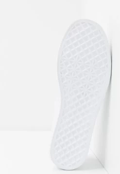 Qualité Garantie 100% Pier One UNISEX – Baskets Basses Baskets & Sneakers Rond -Pier One bc014cdc74bb41ffafb958c952a340ae