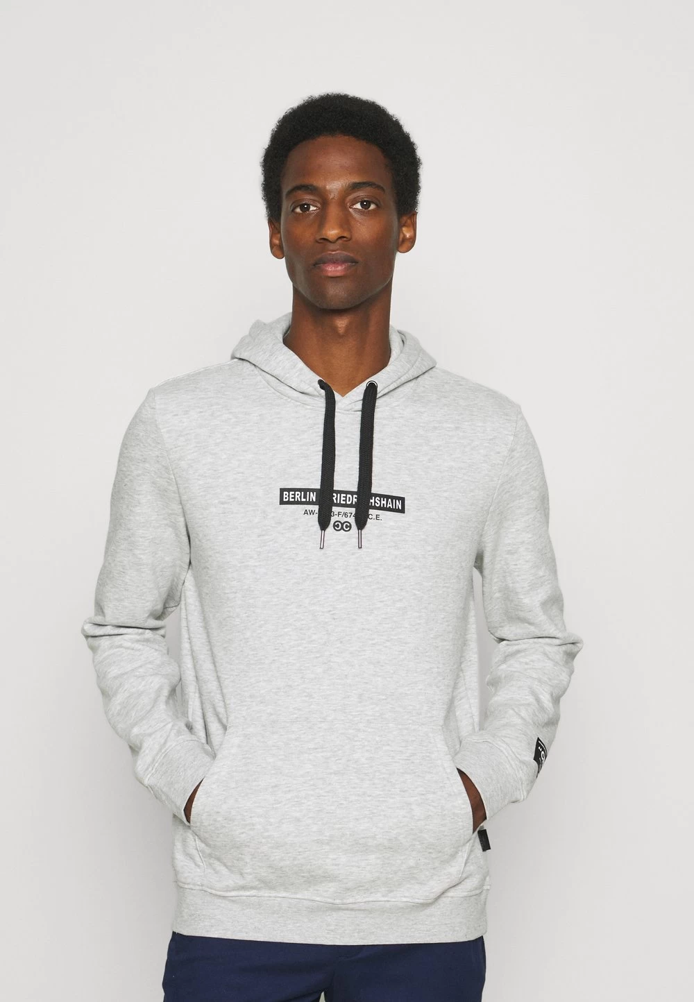 Pier One Plus Bas Prix De Vente Sweatshirt Pulls Et Gilets Capuche Homme 1 Pier One Plus Bas Prix De Vente Sweatshirt Pulls Et Gilets Capuche Homme