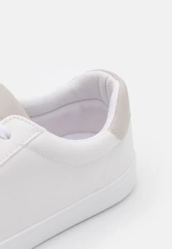 Pier One Prix Sympa Baskets Basses Baskets & Sneakers Rond Unisex -Pier One cbf0eca6b89b49849f31b4cc4f190406