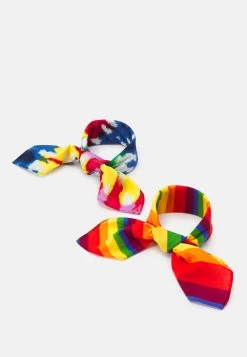 Pier One PRIDE BANDANAS UNISEX 2 PACK – Foulard Garantie De Qualité 100% Foulards Et écharpes Multicolore
