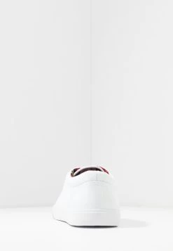 Pier One UNISEX – Baskets Basses Faible Prix Sneakers Rond -Pier One d2771c5e3afe4ebc984199e3bf989b78