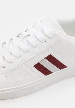 Pier One Rabais UNISEX – Baskets Basses Baskets & Sneakers Rond -Pier One d5dc36b108bd4dd5bf7d9d8537c0998b