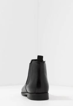 Vendre Pier One Bottines Boots Et Bottes Rond Homme -Pier One db8ee0a9254e4eb692c9dc058dc63c80