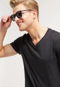 Pier One Prix Compétitif 2 PACK – T-shirt Basique T-shirts Col En V Profond Homme -Pier One e073533816284d398e474fb2d3238a21