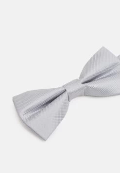 Prix Réduit Pier One Noeud Papillon Cravates Et Accessoires De Costume Carreaux Homme 5 Prix Réduit Pier One Noeud Papillon Cravates Et Accessoires De Costume Carreaux Homme -Pier One e101f355c8c042b1b907d2c527e04057