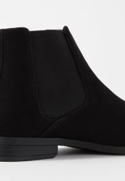 Prix Cassé Pier One Bottines Bottes Rond Homme -Pier One e23c8df238ec401a82bad03c98898dab