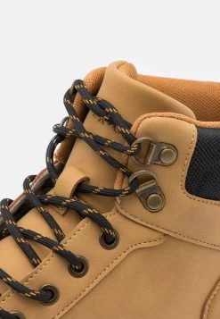 Pier One Baskets Montantes Qualité Garantie 100% Baskets & Sneakers Rond Homme -Pier One e325666522354a59b56e0b4b3e77c129