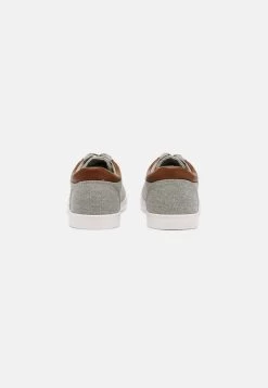 Pier One Soldes Baskets Basses Sneakers Rond Unisex -Pier One e648693cc04542f3abf3ac4ca89b53c6