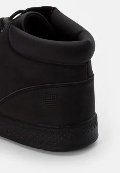 Pier One Prix De Lancement Baskets Montantes Sneakers Rond Homme -Pier One ea03f073d4a24eb1890b5b9d751dc7bf