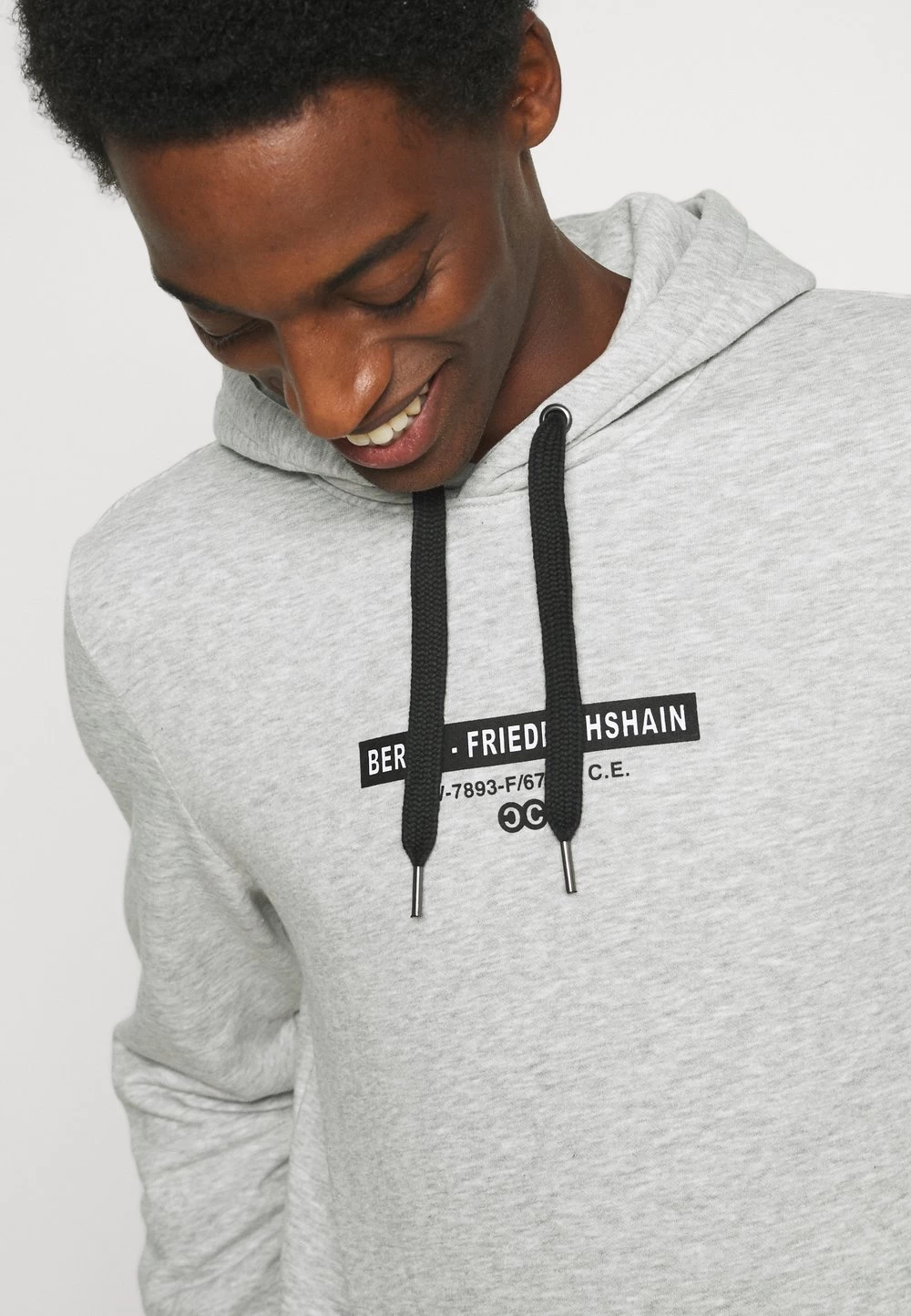 Pier One Plus Bas Prix De Vente Sweatshirt Pulls Et Gilets Capuche Homme 4 Pier One Plus Bas Prix De Vente Sweatshirt Pulls Et Gilets Capuche Homme – Image 4