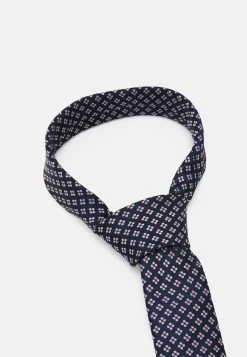 En Remise Pier One 2 PACK – Cravate Cravates Et Nœuds Papillon Rayures Homme 10 En Remise Pier One 2 PACK – Cravate Cravates Et Nœuds Papillon Rayures Homme -Pier One f27427d94f014b89a18f3dd0540a3939