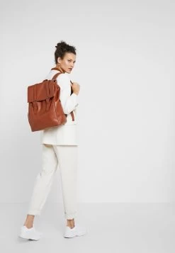 Discount En Ligne Pier One UNISEX – Sac à Dos Sacs Fermoir Aimanté 14 Discount En Ligne Pier One UNISEX – Sac à Dos Sacs Fermoir Aimanté -Pier One f4b13091a1e1449fbcad806f51bffdf0