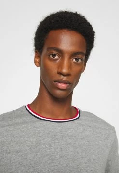 Pier One T-shirt à Manches Longues Soldes T-shirts Col Rond Homme -Pier One f753fd29949c44a180cc5fdea72a0fac