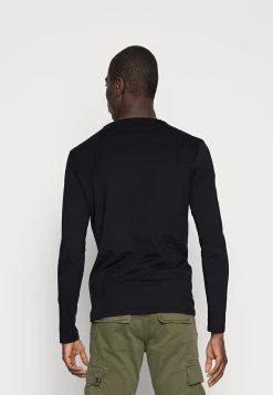 Pier One 2 PACK – T-shirt à Manches Longues Prix Allégé T-shirts & Polos Col Rond Homme 12 Pier One 2 PACK – T-shirt à Manches Longues Prix Allégé T-shirts & Polos Col Rond Homme -Pier One f9dd2c367aa54e60a50b46674e02c572