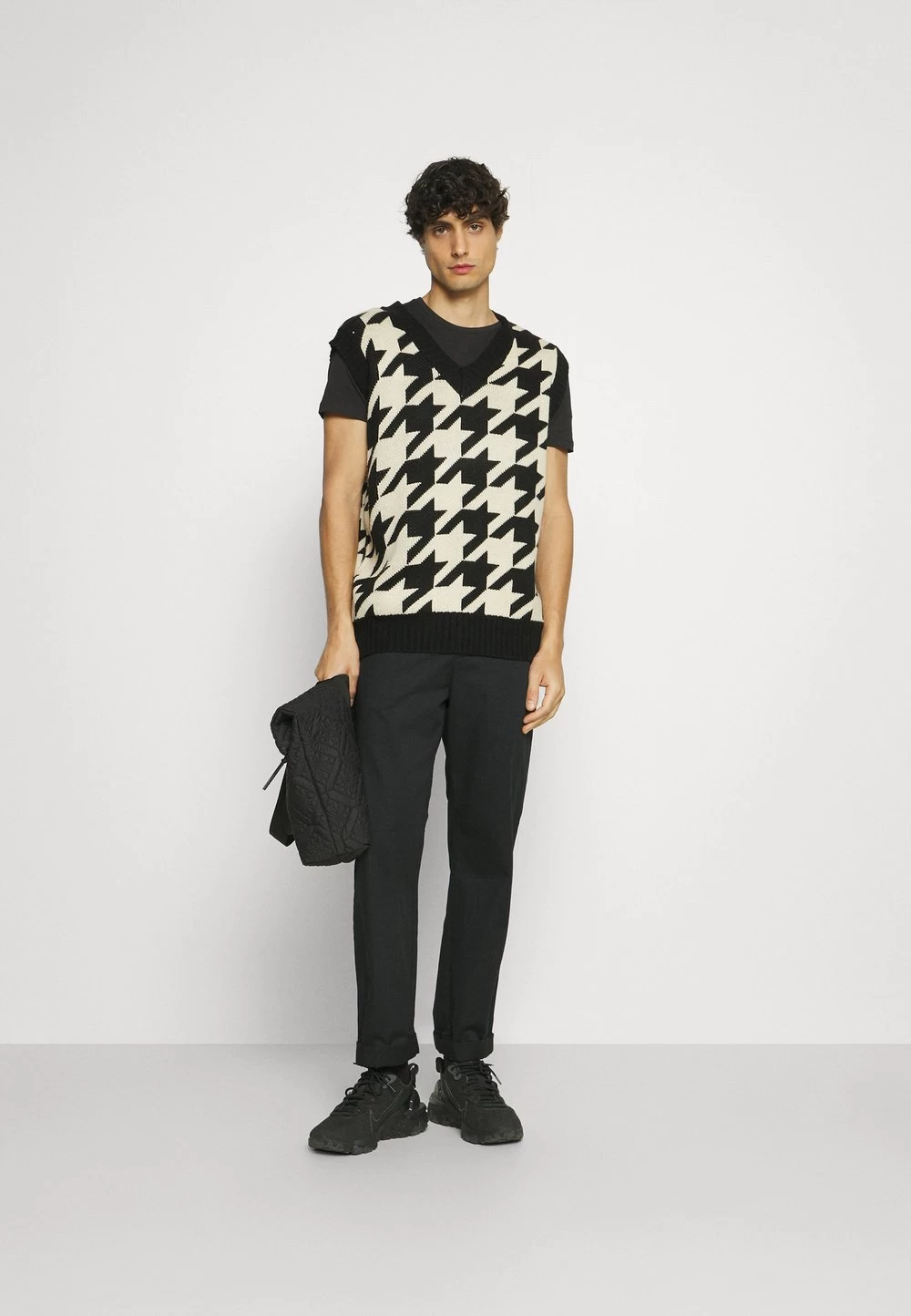 Pier One 5 PACK – T-shirt Basique Qualité Garantie T-shirts Col Rond Homme 1 Pier One 5 PACK – T-shirt Basique Qualité Garantie T-shirts Col Rond Homme