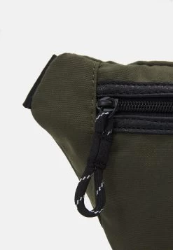 Pier One Rabais UNISEX – Sac Banane Sacs Et Accessoires Fermeture éclair 9 Pier One Rabais UNISEX – Sac Banane Sacs Et Accessoires Fermeture éclair -Pier One fb4ed324be7c43c0ad145b0042d7e5f8