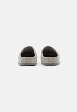 Qualité Garantie Pier One UNISEX – Chaussons Rond Homme -Pier One ff8d84a7a90c46e398cc846c51f6d3aa